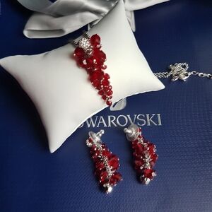 AUTHENTIC Swarovski Crystal Garnet Red Cluster DEBUT Necklace & Earrings SET